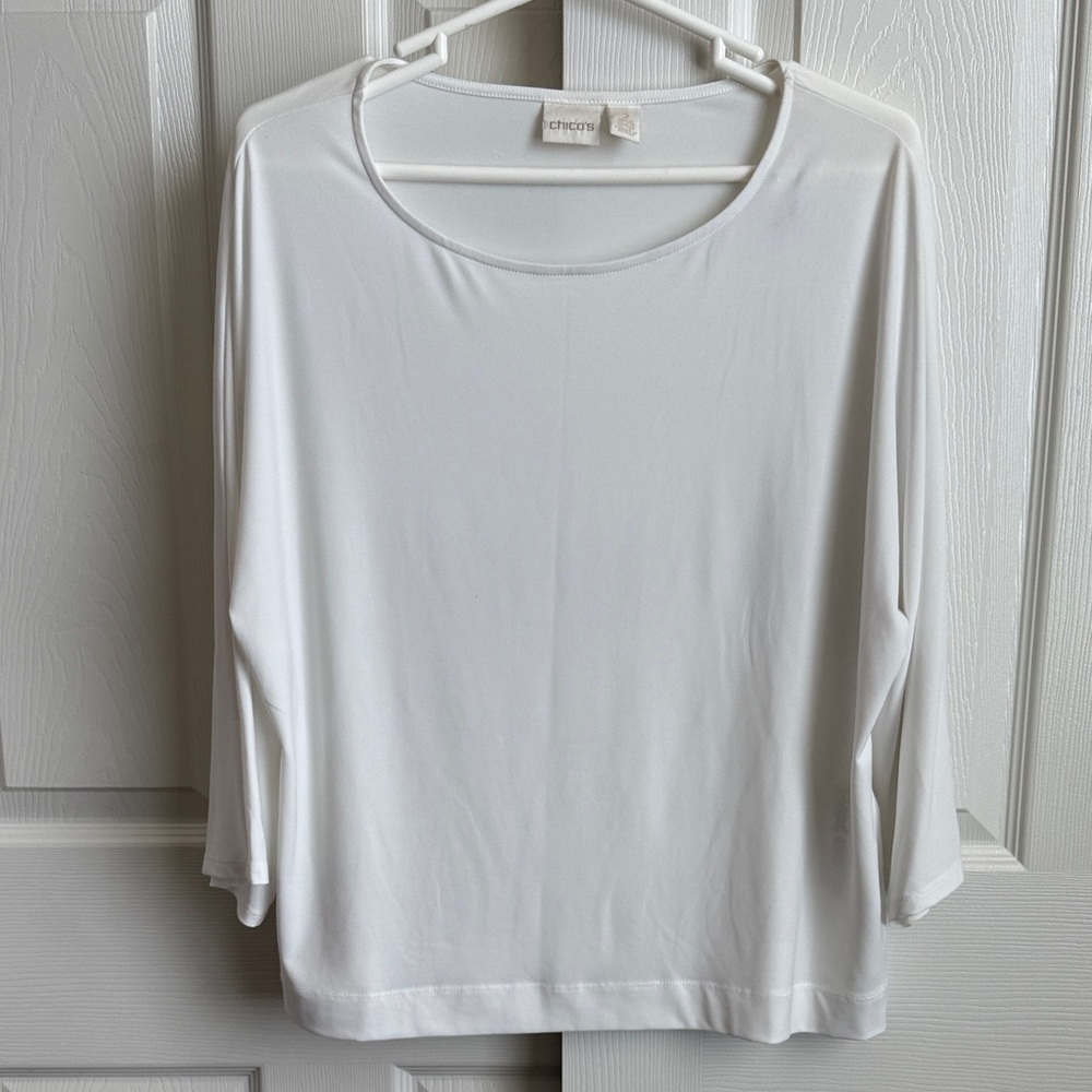Chico's White Scoop Neck Long Sleeve Top